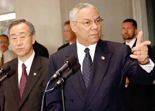 Secretary Powell with His Excellency Ban Ki-Moon, Minister of Foreign Affairs and Trade of the Republic of Korea after their Bilateral and working lunch. State Department photo by Michael Gross.