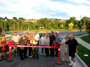 Ribbon cutting ceremony for opening of River Park Drive (photo)