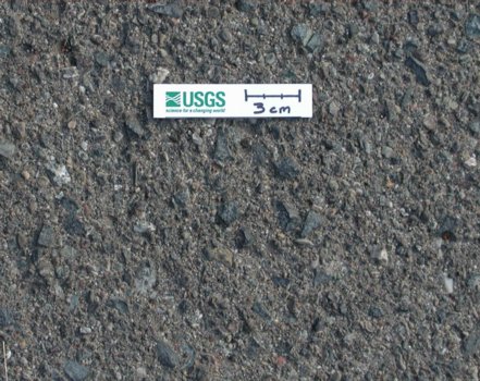 Image of angular asphalt grains