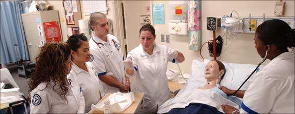 nursing students learn by practicing