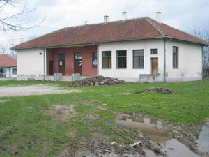 Photo of preschool building before renovation.