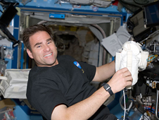 S124-E-007654 -- Expedition 17 Flight Engineer Greg Chamitoff