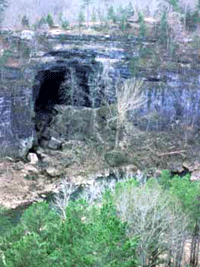 Entrance to Jam Up Cave, Missouri