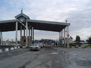 The new project will seek to reduce border crossing challenges at the Kyrgyz-Uzbek border