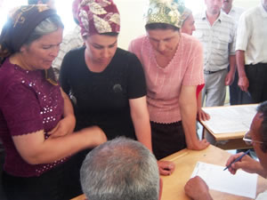 Azerbaijani women select community members to represent their communities