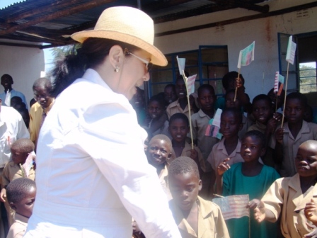 US Ambassador to Zambia, Carmen Martinez, interacts with pupils from Terranova Community School. Photo: USAID/Zambia.