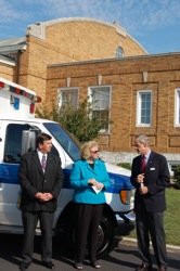 Senator Carper presents a USDA loan to the Town of Laurel