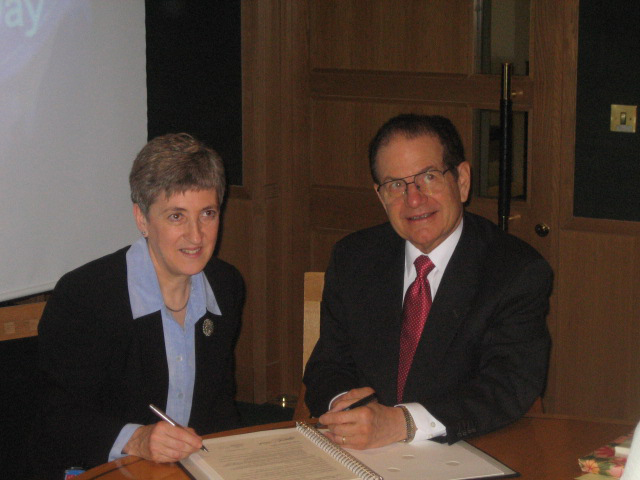 Dr. Raymond Orbach and Lynne Brindley