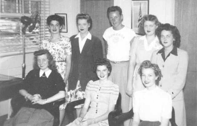 Photo 1 of 2 - GAO's Claims Division clerks, 1943