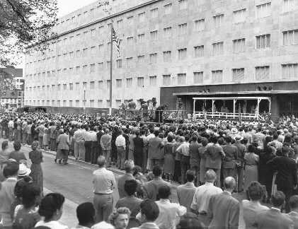 Photo - Crowd at GAO building dedication, 1951
