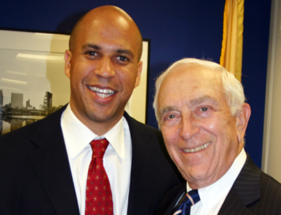 Senator Lautenberg met with Newark Mayor Cory Booker and discussed critical issues facing New Jersey's largest city. (September 26, 2007) 