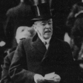 Photo of President Woodrow Wilson giving his Inaugural address.