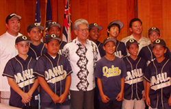 Senator Akaka and the 2005 Oahu Stars.