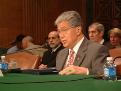 Senator Akaka addresses the Senate Committee on Banking, Housing, and Urban Affairs on “Improving Financial Literacy in the United States.”  Looking on is Federal Reserve Board Chairman Ben Bernanke.