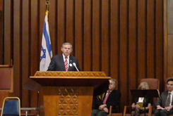 Menendez at The State of New Jersey Holocaust Observance