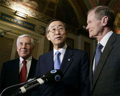 A delegation of U.S. senators led by Sen. Bill Nelson, right, recently met with U.N. Secretary-General Ban Ki-moon, center, and Sen. Richard Lugar, left. They discussed ways to curtail Iran's nuclear activities, among other things. July 2007.