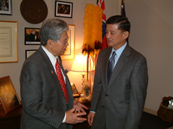 Senator Akaka meets with former Army Chief of Staff, Gen. Eric Shinseki, US Army, Ret. to discuss the Go for Broke National Education Center’s plans for new education projects.