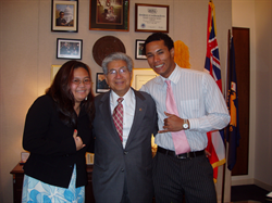 Sheryll Yotsuda from Kapaa and Tyson Suzuki from Honolulu talk to Senator Akaka about their involvement in the Hawaii youth Movement Against Tobacco Use. 