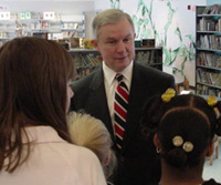 Senator Sessions, a member of the Senate Education Committee, visits with students at McAdory Elementary School in Jefferson County.