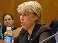 Senator Murray questions Secretary Spellings.