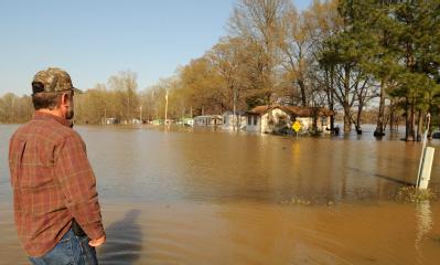 Des Arc, AR, March 25, 2008 -- Flood waters rise in neighborhoods throughout the community.

Jocelyn Augustino/FEMA