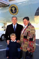President George W. Bush met Kathy Henderson upon arrival in Blountville, Tennessee, on Saturday, November 2nd. Henderson volunteers at Central Heights Elementary School where she started the schoolÍs Read Along With Me program. 