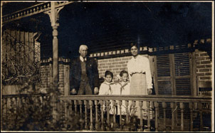 [Photo] Pope family on the front porch, c. 1915.