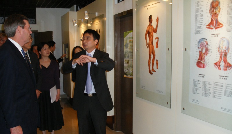 Secretary Leavitt tours a Traditional Chinese Medicine Museum in Shanghai