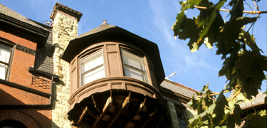 photo of oriel window on 19th century row house