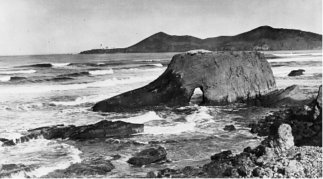 photo of seastack from 1890 