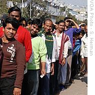 Dhaka voters waiting in long lines to get into their polling station