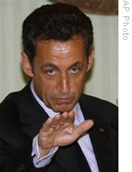 French President Nicolas Sarkozy speaks during a joint press conference at the Syrian presidential palace, in Damascus, 06 Jan 2009