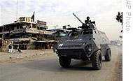 Pakistani security forces patrol in the tribal area of Khyber near Peshawar, 02 Jan 2009