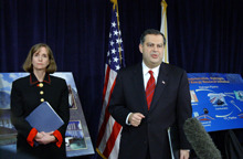 Secretary Abraham and Under Secretary of State for Global Affairs Paula Dobriansky respond to reporter's questions on FutureGen.