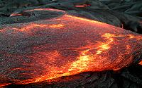 Laterally spreading breakout front, tearing thin crust, in Highcastle lobe, Kilauea volcano, Hawai'i