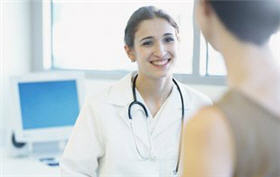Healthcare person talking with a patient