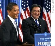 President-elect Barack Obama (l) and New Mexico Governor Bill Richardson in Chicago, 03 Dec 2008