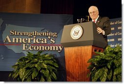 Vice President Dick Cheney speaks about the President's Job and Growth Package at the U.S. Chamber of Commerce Friday, Jan. 10, 2003. White House photo by David Bohrer.