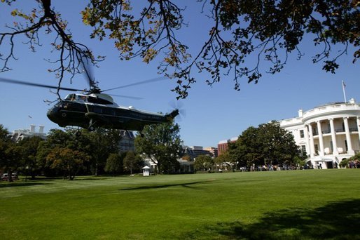 After addressing the media, President George W. Bush departs the South Lawn aboard Marine One Thursday, Oct. 7, 2004. White House photo by Tina Hager