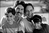 imagen:  una familia hispana