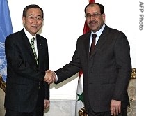 Iraqi Prime Minister Nuri al-Maliki (r) shakes hands with UN Secretary General Ban Ki-moon ahead of their meeting in Baghdad, 22 Mar 2007