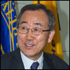 Foto: El Secretario General de la ONU Ban Ki-moon se dirige al personal de los CDC durante una breve, pero histórica visita. Foto de Greg Knobloch