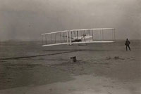 John T. Daniels. The first flight of December 17, 1903. 