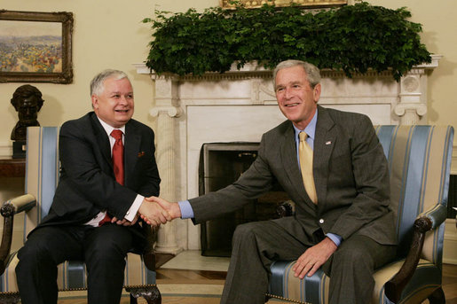 President George W. Bush welcomes Polish President Lech Kaczynski to the Oval Office Monday, July 16, 2007, where the two leaders met to discuss economic and mutual security issues. White House photo by Joyce N. Boghosian