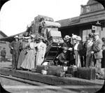 [Henry Chandler Cowles, students of a University of Chicago Department of Botany Field Ecology class] and [their] baggage [at the train station], Hoquiam, Washington