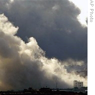 军事行动使加沙城外烟雾弥漫