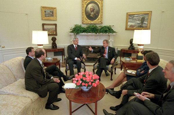 President George W. Bush meets with the Prime Minister of Romania Adrian Nastase in the Oval Office Nov. 1. White House photo by Eric Draper.