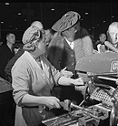 Eleanor Roosevelt with Woman Machinist