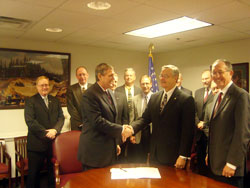 MSHA  and Association of Equipment Manufacturers sign national alliance on January 23, 2007.