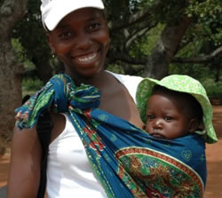 Photo of a mother and her child in Mozambique.